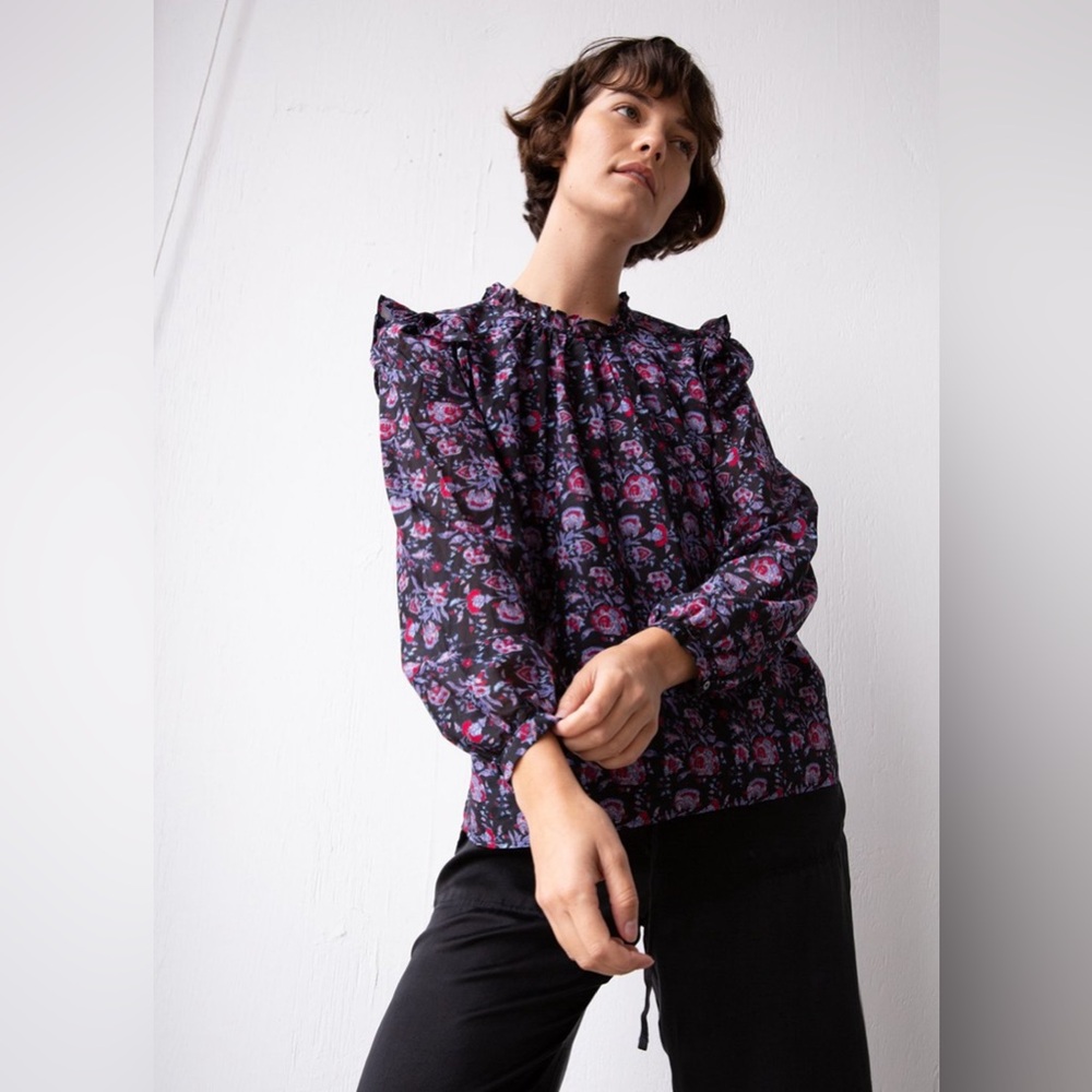 XiRENA Lanie Long Sleeve Blouse in Idyllwild M